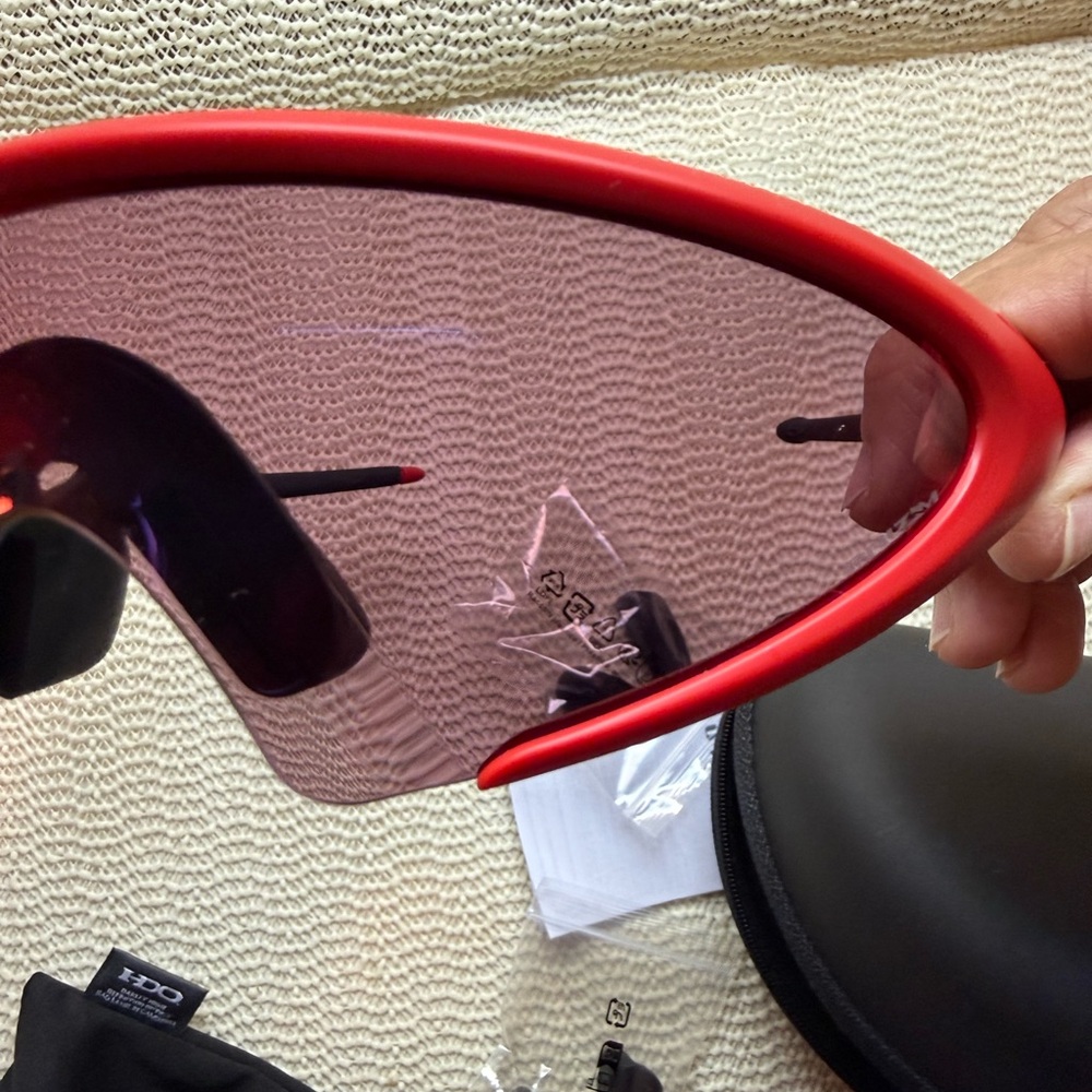 Oakley Men’s
009490 -0440 115 2N ELLIPSE Red and Black Sunglasses Set - Picture 8 of 16